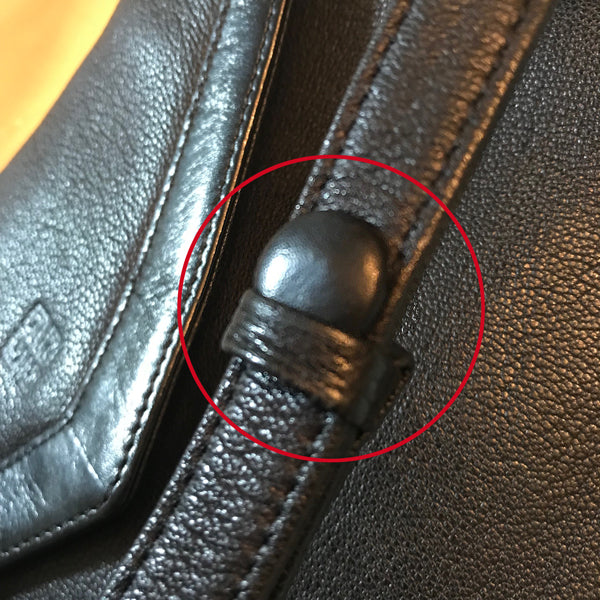 GIVENCHY 型押しレザー スクエアショルダー（黒/箱付）