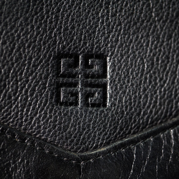 GIVENCHY 型押しレザー スクエアショルダー（黒/箱付）