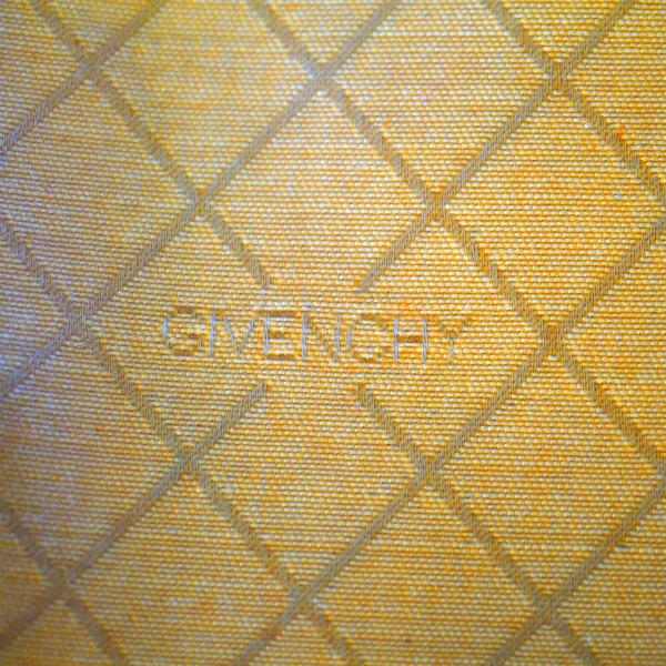 GIVENCHY SACS ロゴ チェック柄スクエアショルダー（黄）