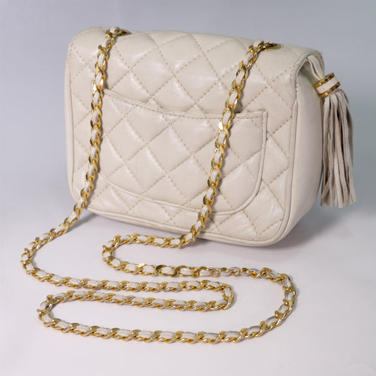 GIVENCHY フリンジ付マトラッセ チェーンショルダー（アイボリー）