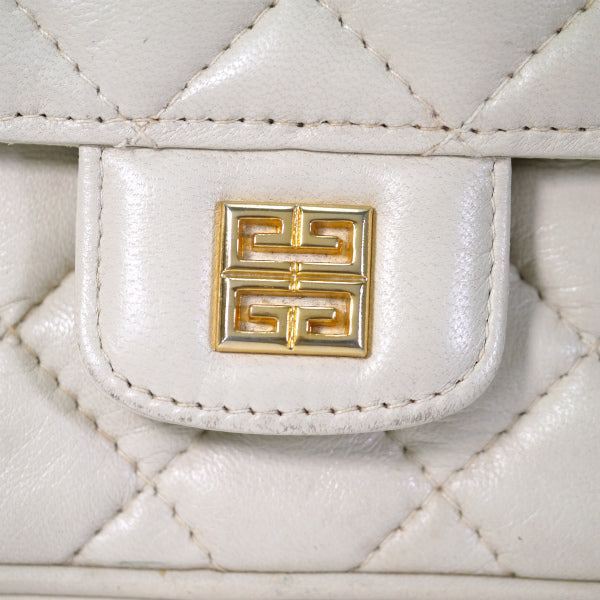 GIVENCHY フリンジ付マトラッセ チェーンショルダー（アイボリー）