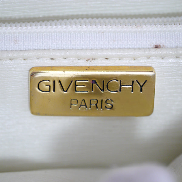 GIVENCHY フリンジ付マトラッセ チェーンショルダー（アイボリー）