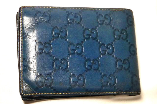 Gucci　二つ折れ型押し財布　（青）