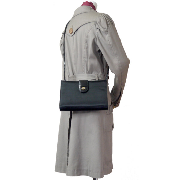 OLD Gucci  ベネズエラ製!!希少ナイロンショルダーバッグ（黒）