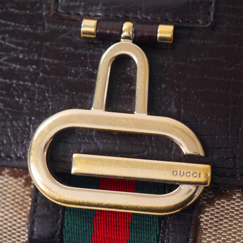 Gucci　大Ｇ金具二つ折れ財布（茶）