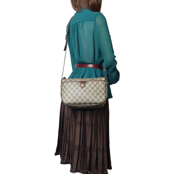 オールドグッチハーフムーンショルダー（茶）