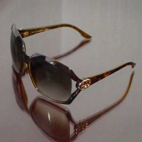 Gucci 　べっ甲フレームサングラス(茶)