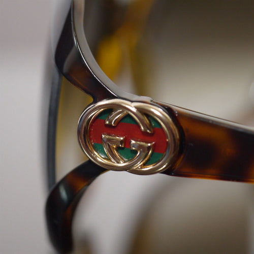 Gucci 　べっ甲フレームサングラス(茶)
