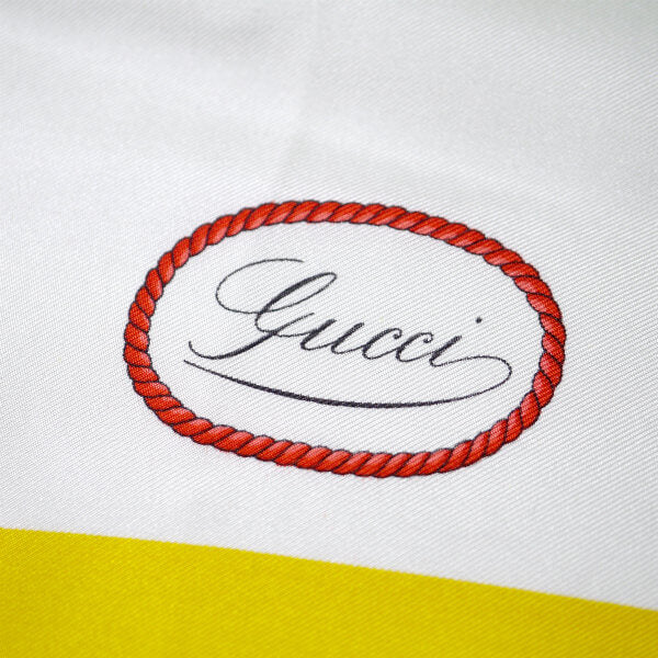 OLD Gucci フローラ 大判シルクスカーフ（紺・黄系）