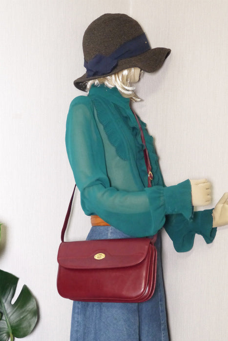 OLD Gucci　総革斜めがけショルダーバッグ（赤）