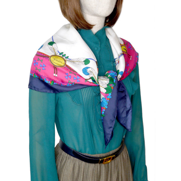 OLD Gucci インディアン柄 大判シルクスカーフ（紺/ピンク系）