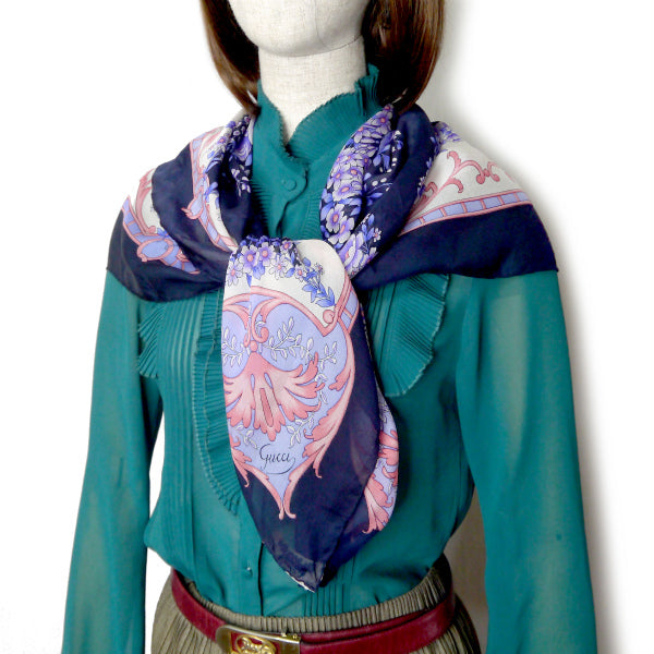 ［激レア美品］オールドGUCCIシルクシフォンスカーフ OLD Gucci ＜訳あり＞フローラ 大判シルクシフォンスカーフ（紺系