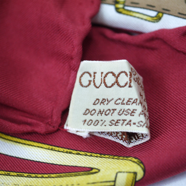 OLD Gucci アクセコ フローラ大判シルクスカーフ（深赤系）