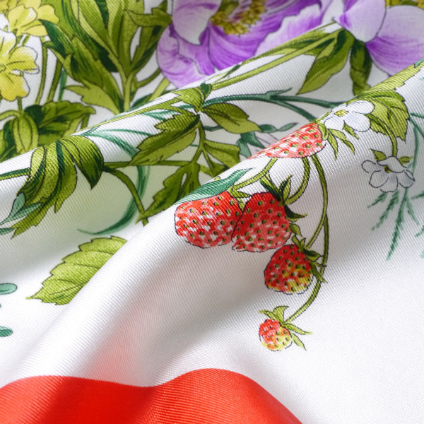 OLD Gucci　アクセコ フローラ大判シルクスカーフ（赤系）