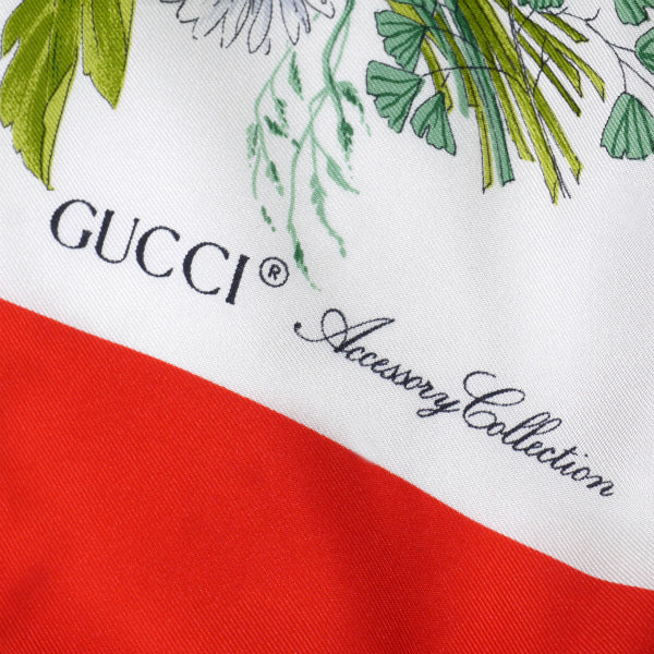 OLD Gucci　アクセコ フローラ大判シルクスカーフ（赤系）