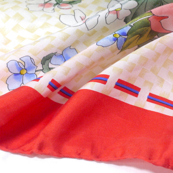 OLD Gucci　アクセコ フローラ大判シルクスカーフ（赤系）