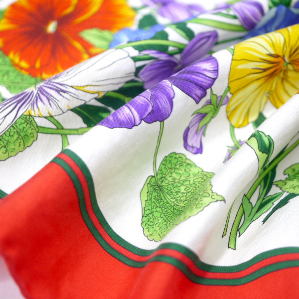 OLD Gucci シェリー×フローラ大判シルクスカーフ（赤系）