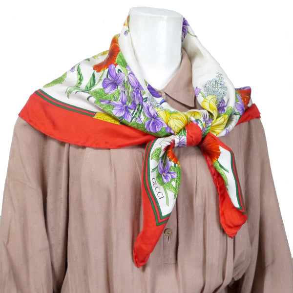 OLD Gucci シェリー×フローラ大判シルクスカーフ（赤系）