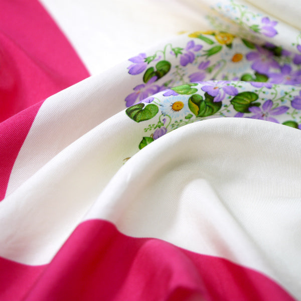 OLD Gucci　アクセコ フローラ大判シルクスカーフ（ピンク系）