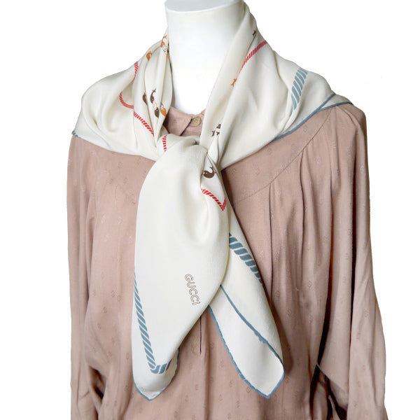 OLD Gucci　レア！クジラG柄 大判シルクスカーフ（白系）