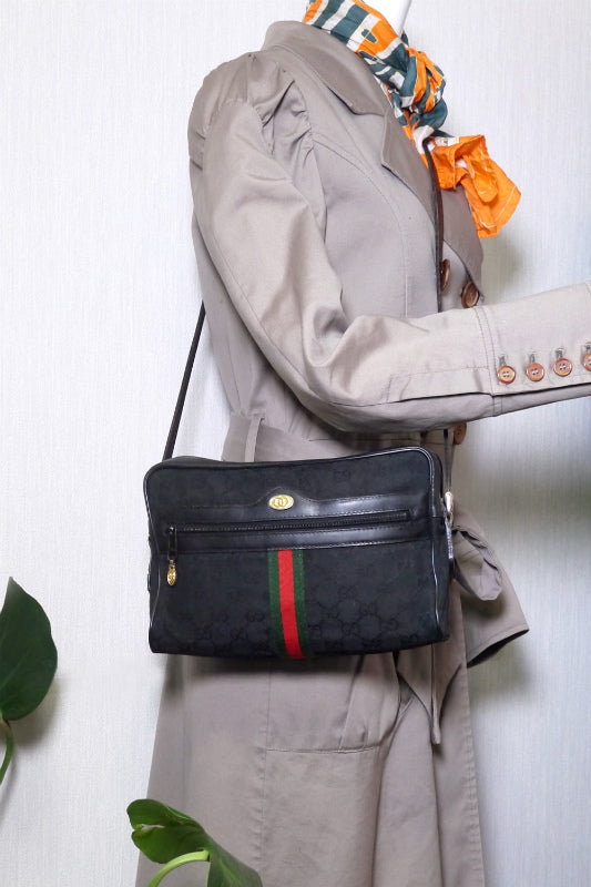 OLD　Gucci 定番ショルダー縦シェリー（黒・大）