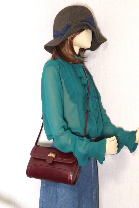 OLD Gucci　レトロ斜めがけショルダー（ボルドー）
