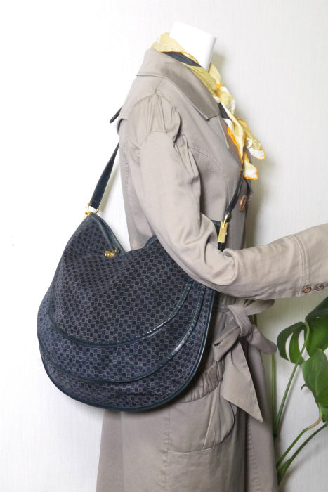 OLD Gucci 70ｓスクエアGG大ショルダー（青スエード）