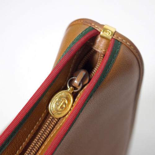 OLD Gucci レア！総革シェリーショルダー（キャメル）
