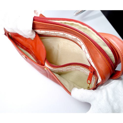 OLD Gucci フロントポケットショルダー（マイクロGG　赤)