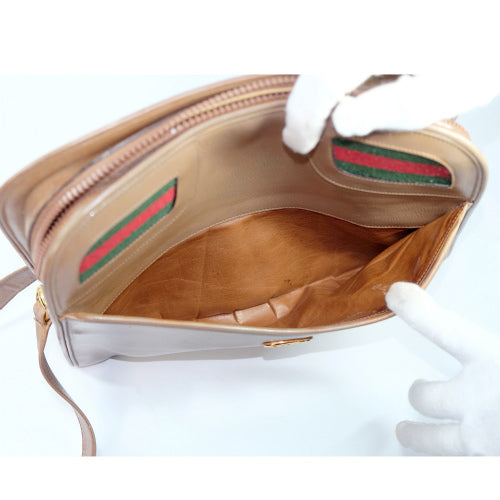OLD Gucci 筆記体スクエア総革ショルダ−（ミルクティー）