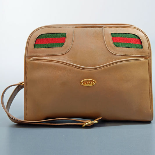 OLD Gucci 筆記体スクエア総革ショルダ−（ミルクティー）