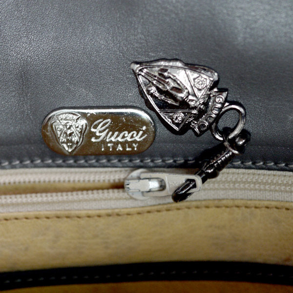 OLD Gucci　レア！三角留めトグル斜めがけショルダー（グレー）