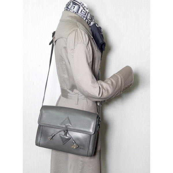 希少 ✨ オールドGUCCI ショルダーバッグ グレー オールレザー OLD Gucci レア！三角留めトグル斜めがけショルダー（グレー