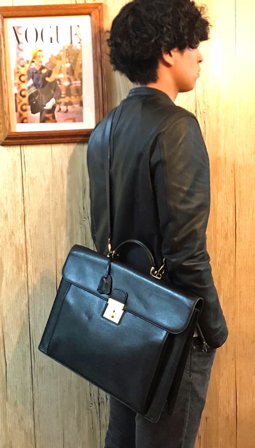 OLD Gucci ショルダー付きブリーフケース（黒）