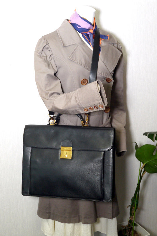 OLD Gucci ショルダー付きブリーフケース（黒）