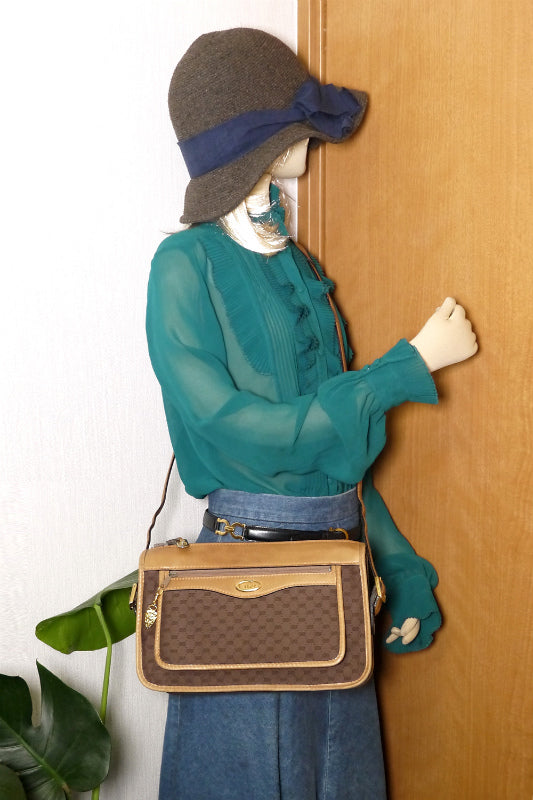 OLD Gucci 筆記体ロゴ金具 マイクロGGショルダー（茶）