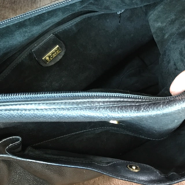 OLD Gucci シンプルGGマーク総革大型ショルダー（黒）