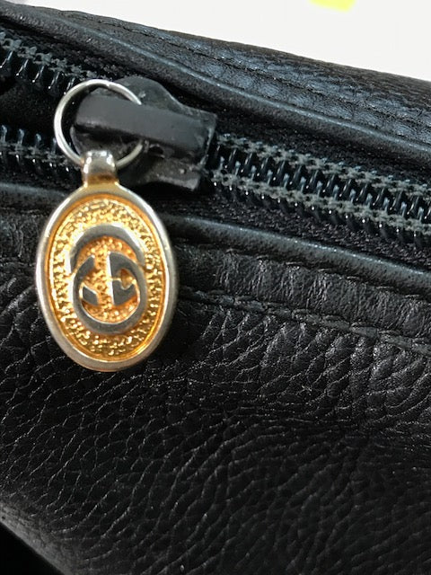 OLD Gucci シンプルGGマーク総革大型ショルダー（黒）