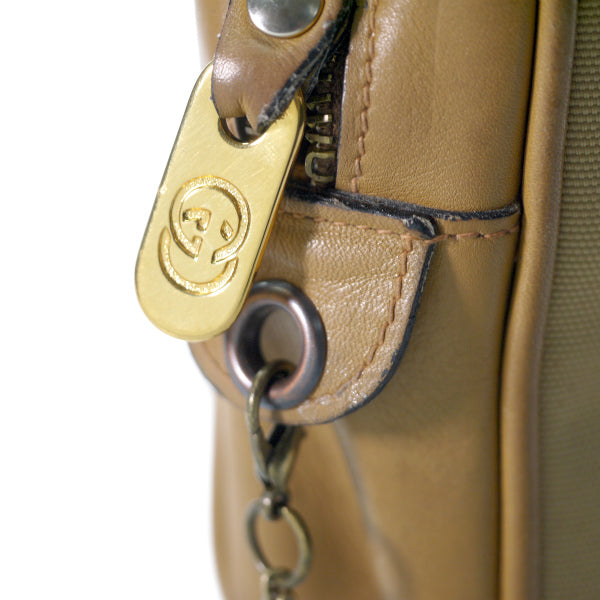 OLD Gucci チェーンクラッチ横長ショルダー(キャメル）