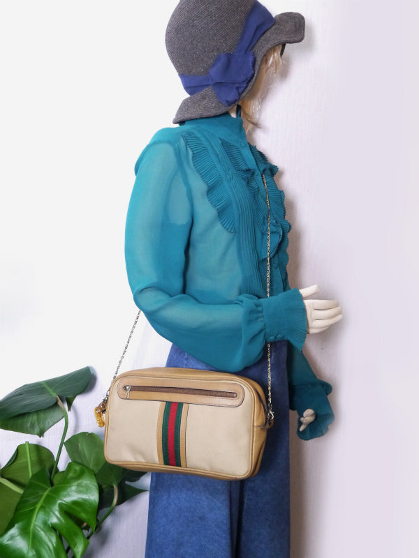 OLD Gucci チェーンクラッチ横長ショルダー(キャメル）