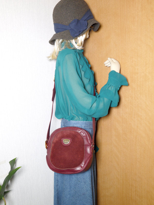 OLD Gucci ラウンド型スエード ミニポシェット（ボルドー）