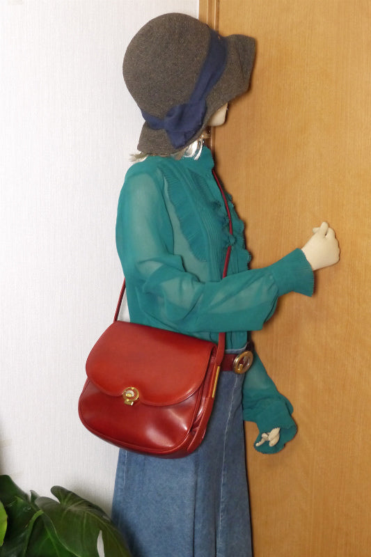 OLD Gucci 総革２層式ラウンドショルダー(赤)