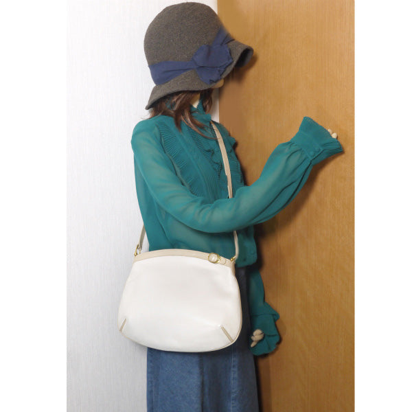 OLD Gucci 総革ベルトデザイン丸型ポシェット（白）