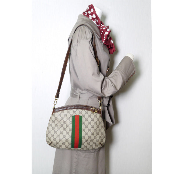 OLD Gucci ベルトデザイン丸型ポシェット（茶）