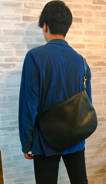 OLD Gucci 半円大型2WAYレザーバッグ（黒）