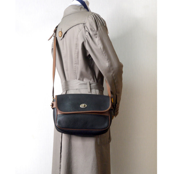 OLD Gucci  型押しコンビカラーショルダー（黒）