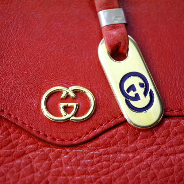 OLD Gucci 2WAY型押しレザー半円バッグ（赤）