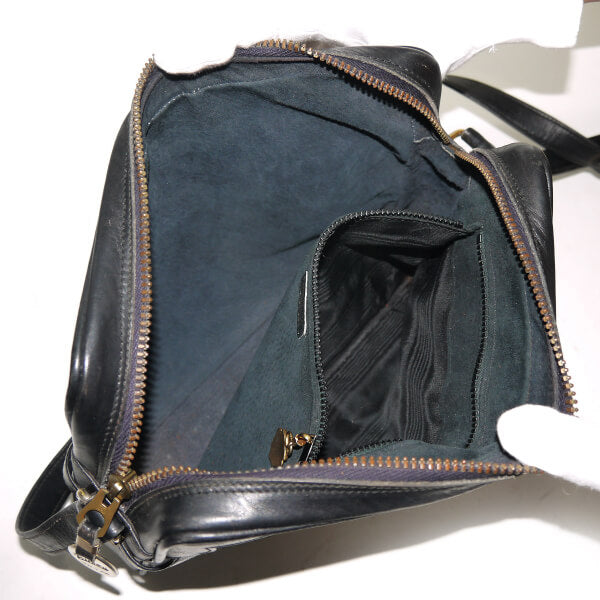 OLD Gucci スクエア総革スエードラインショルダ−（黒）