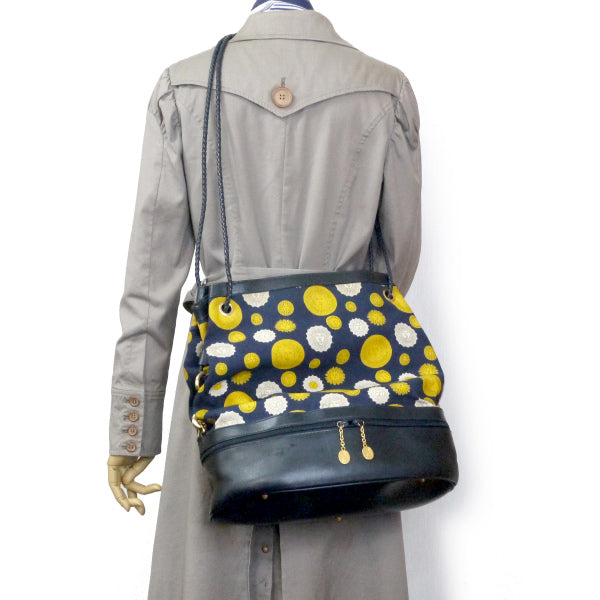 OLD Gucci 　レア!!太陽神 大型巾着ショルダー（紺系）