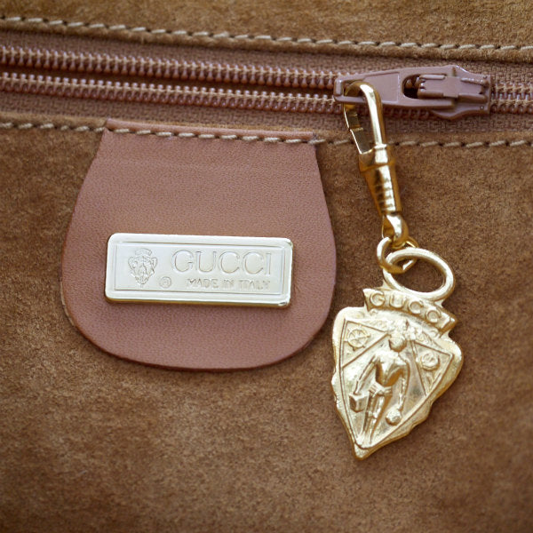 OLD Gucci　花柄エンボス加工A4レザーショルダー（キャメル）